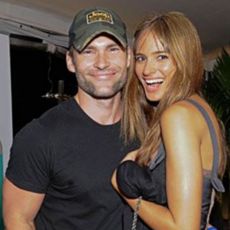 Lindsay Frimodt with Seann William Scott when they were together.